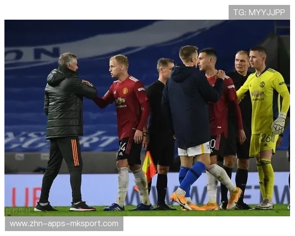 战术分歧扩大，教练团队面临重组危机